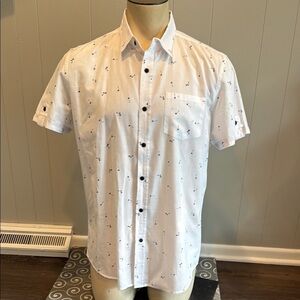 No Retreat Men’s Large White Casual Button Down Shirt with Palm Tree Design